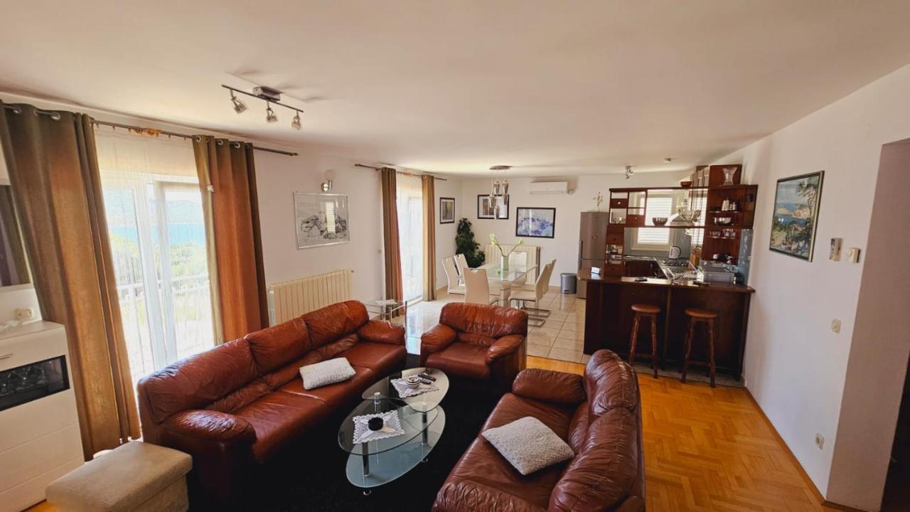 Apartment House Berry Primošten Buitenkant foto