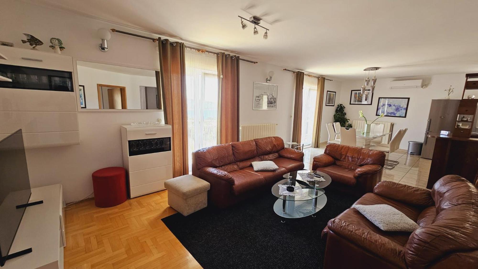 Apartment House Berry Primošten Buitenkant foto