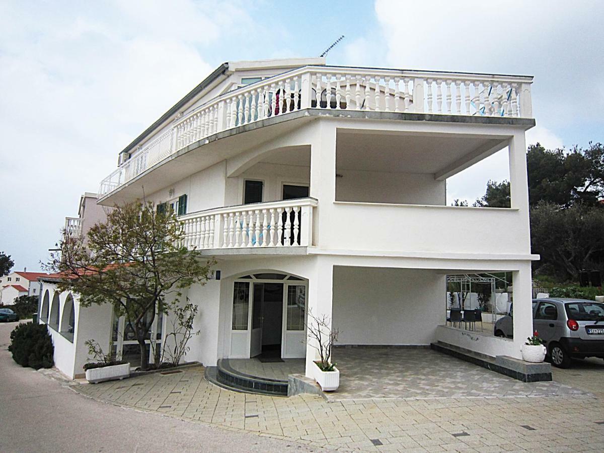 Apartment House Berry Primošten Buitenkant foto